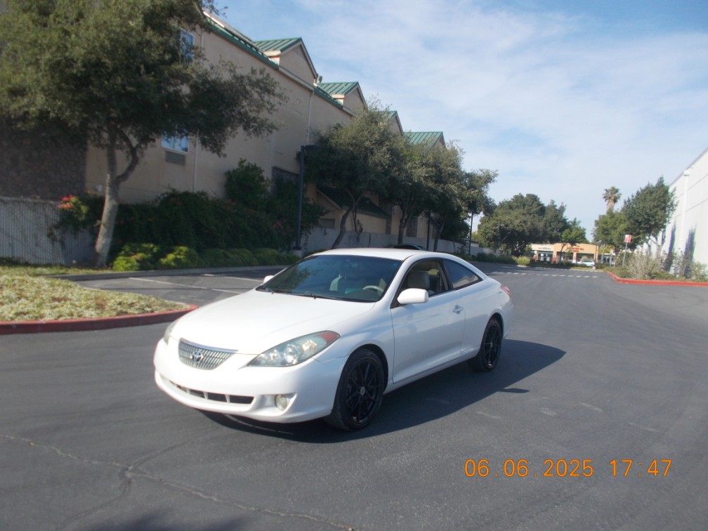 Additional photo of vehicle.