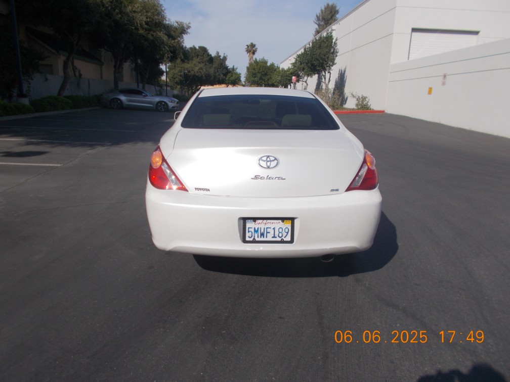 Additional photo of vehicle.