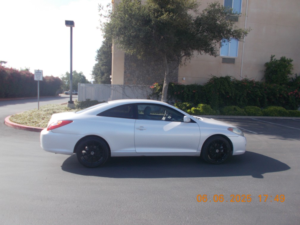 Additional photo of vehicle.