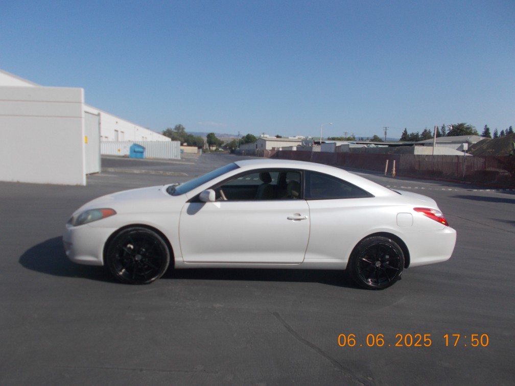 Additional photo of vehicle.