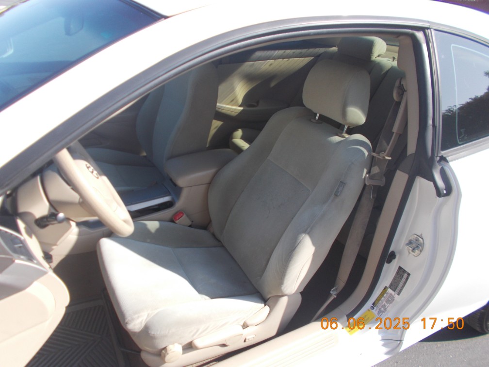 Additional photo of vehicle.