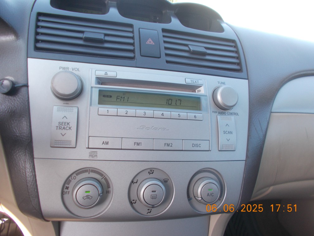 Additional photo of vehicle.