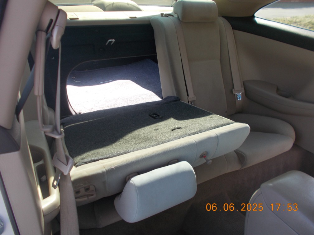 Additional photo of vehicle.