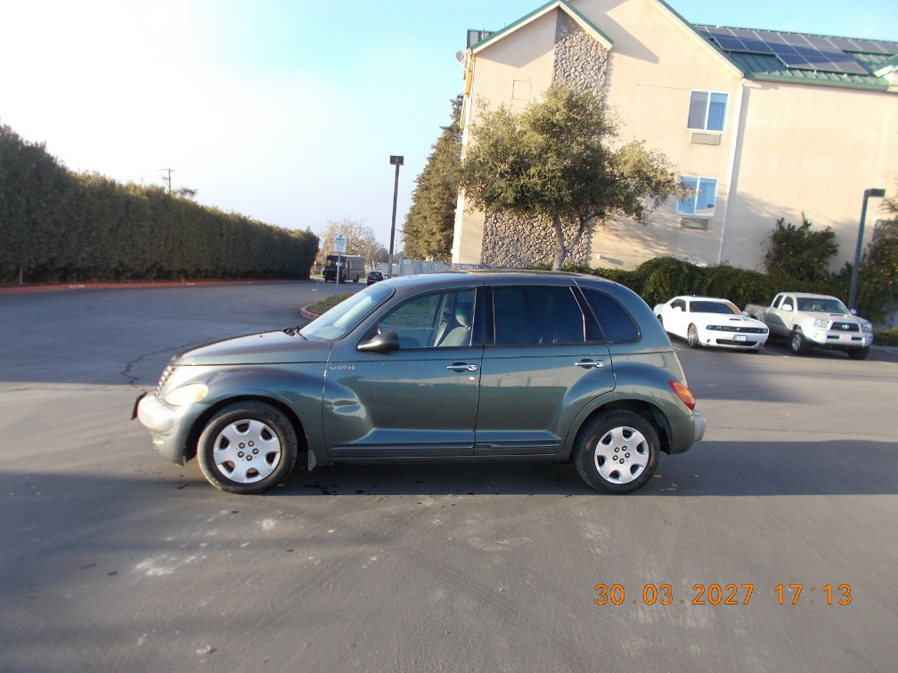 Additional photo of vehicle.