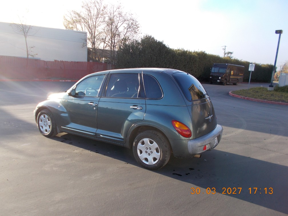Additional photo of vehicle.