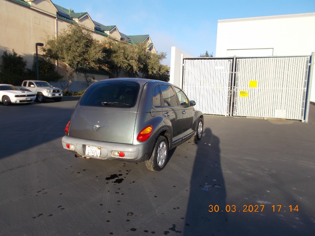 Additional photo of vehicle.