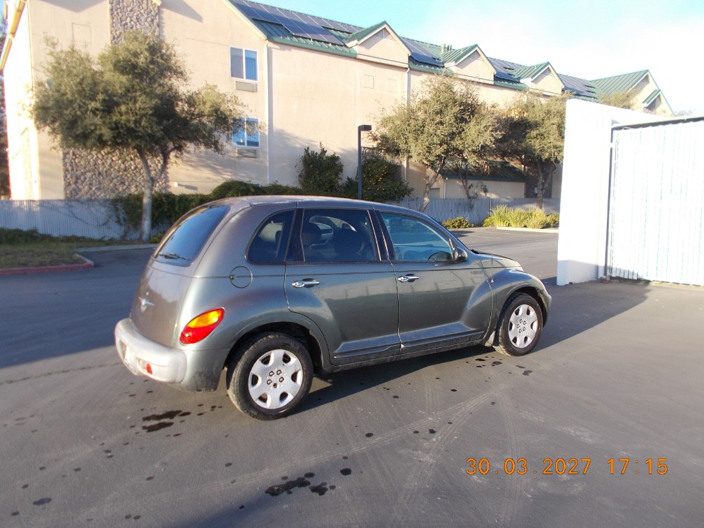 Additional photo of vehicle.