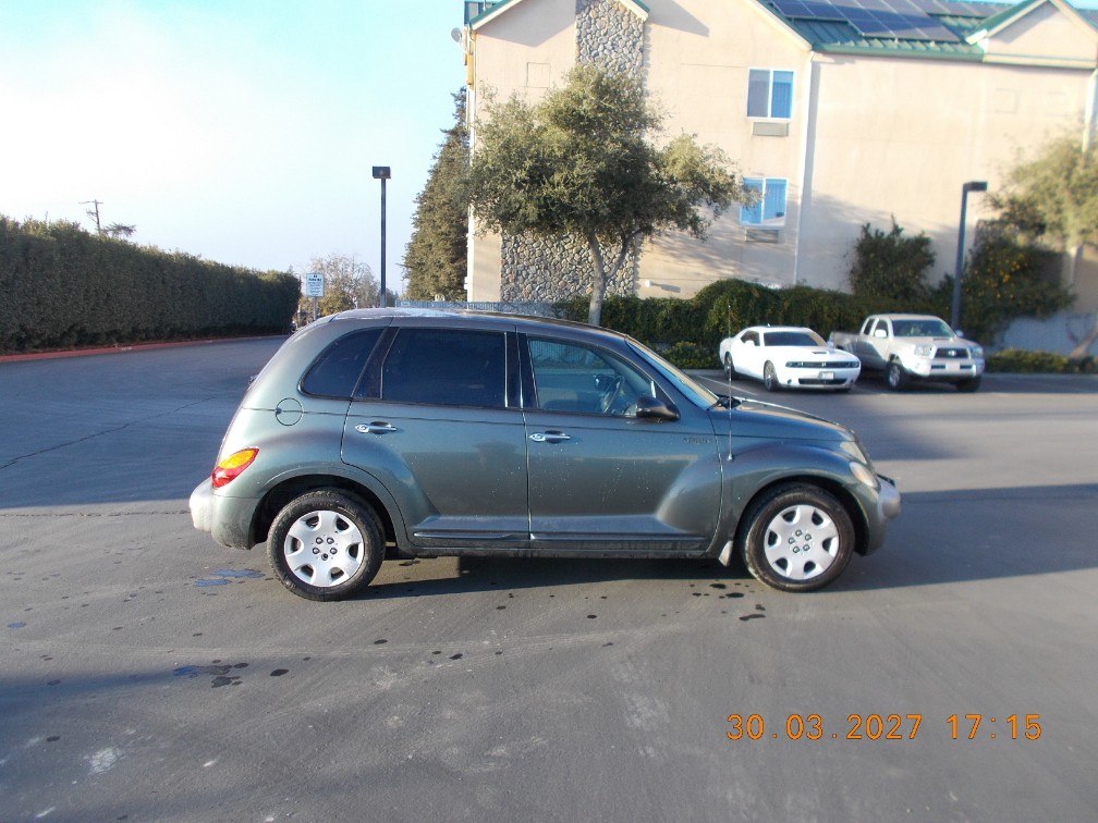 Additional photo of vehicle.