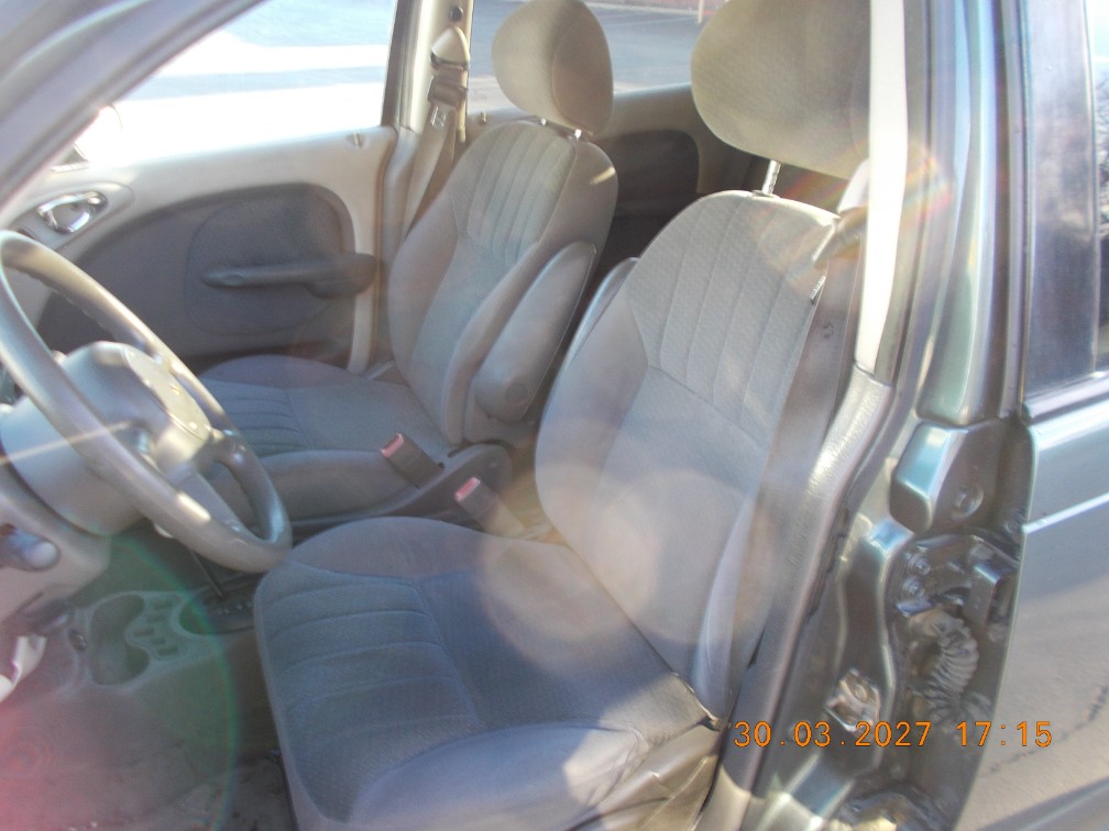 Additional photo of vehicle.