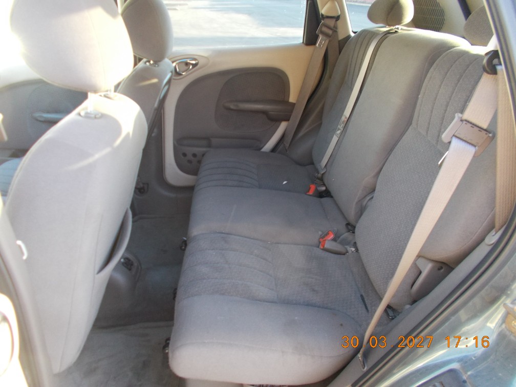 Additional photo of vehicle.