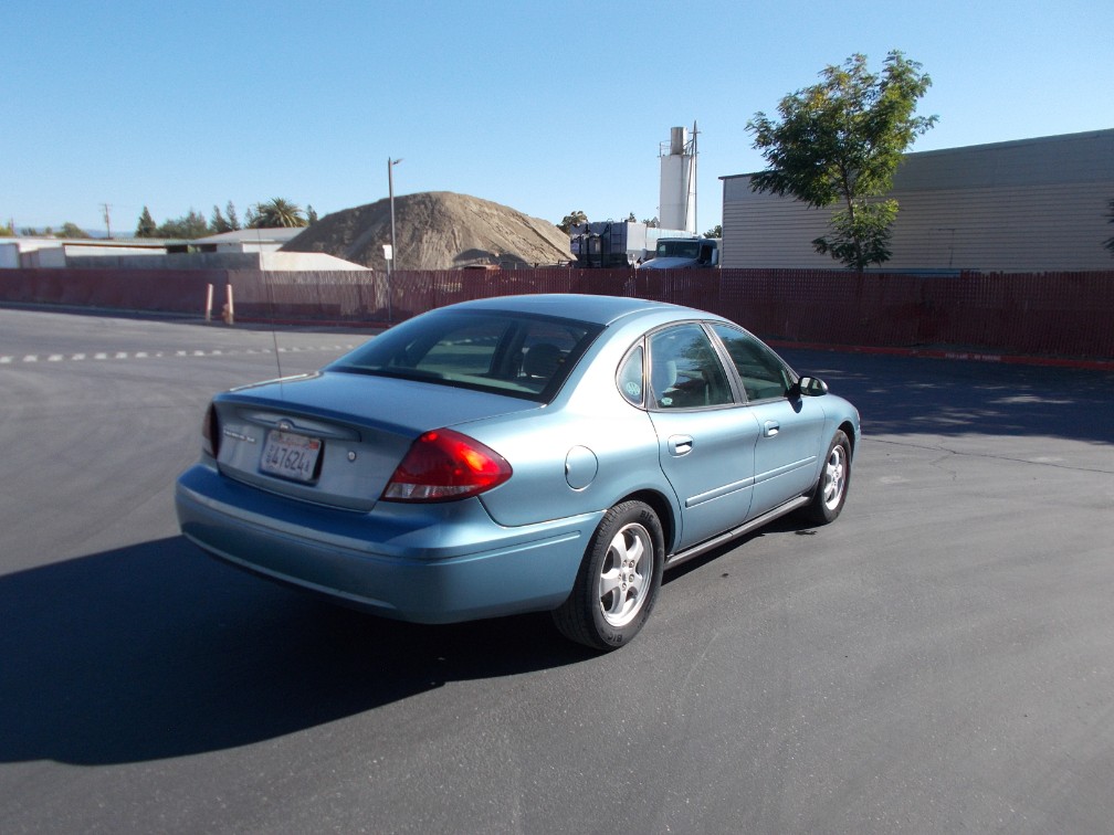 2005 Ford Taurus SE - Photo 7