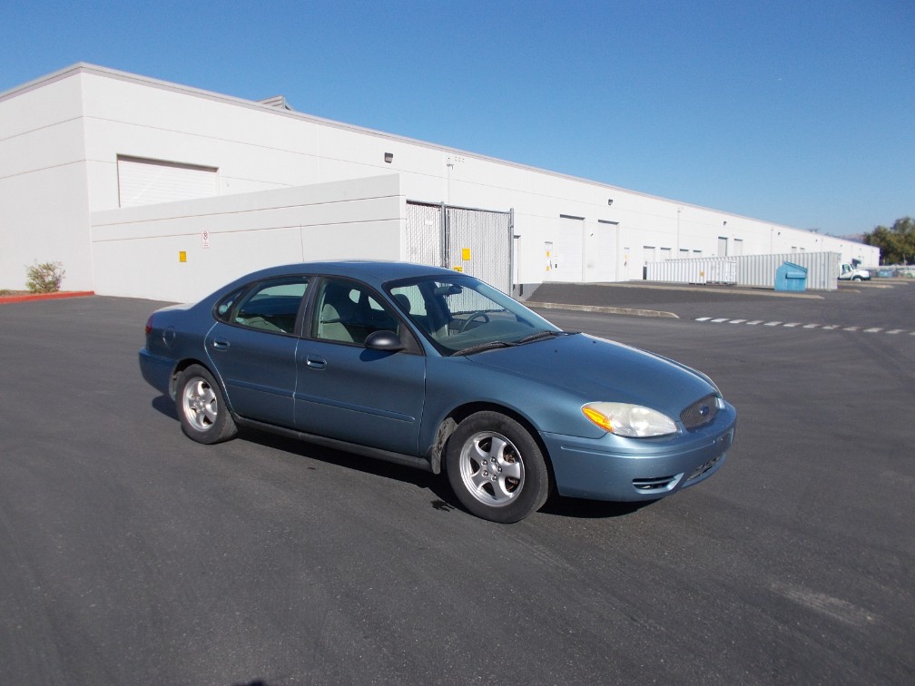 2005 Ford Taurus SE - Photo 9