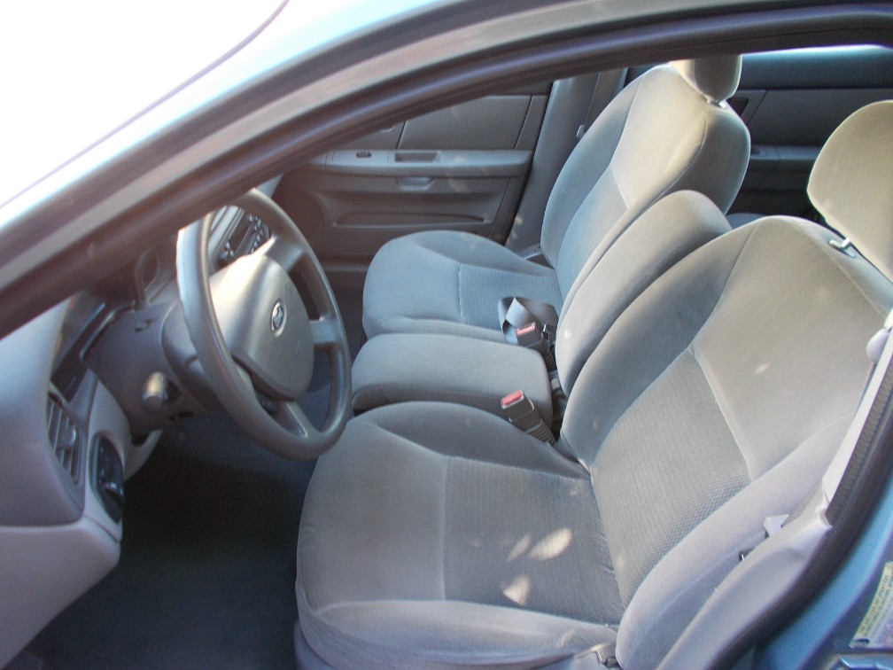 2005 Ford Taurus SE - Photo 16