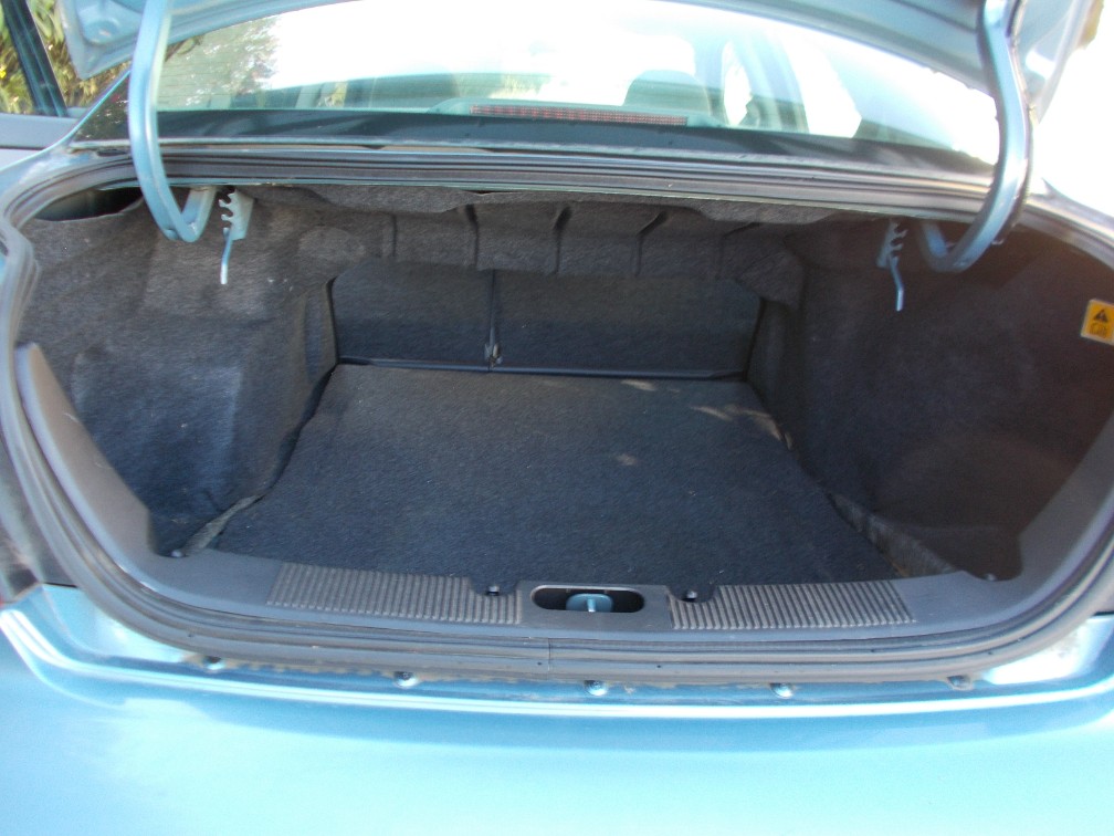 2005 Ford Taurus SE - Photo 19
