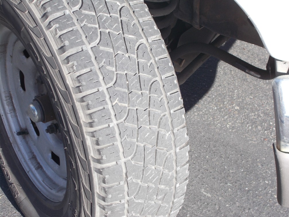 2004 Ford Econoline Wagon XL - Photo 10