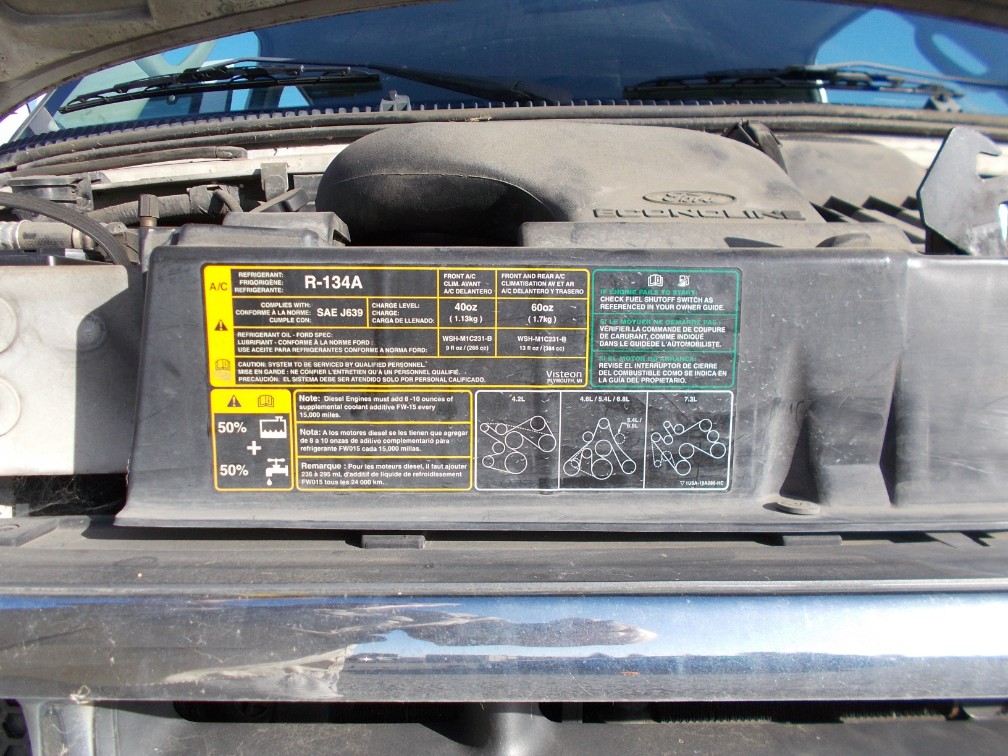 2004 Ford Econoline Wagon XL - Photo 24