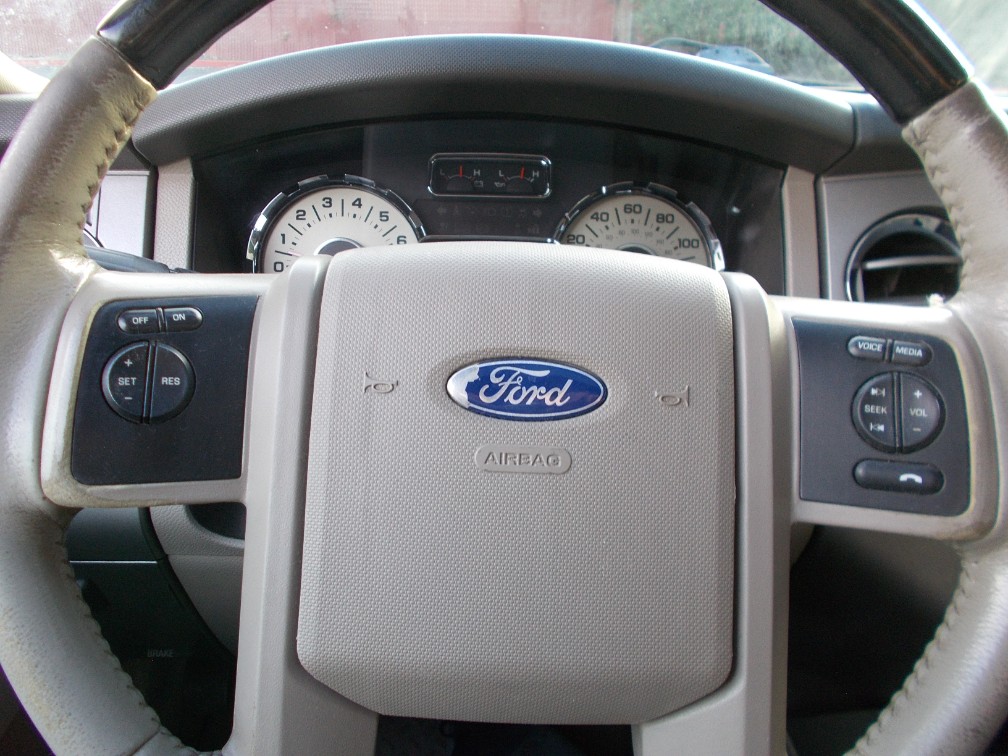 2013 Ford Expedition Limited - Photo 23