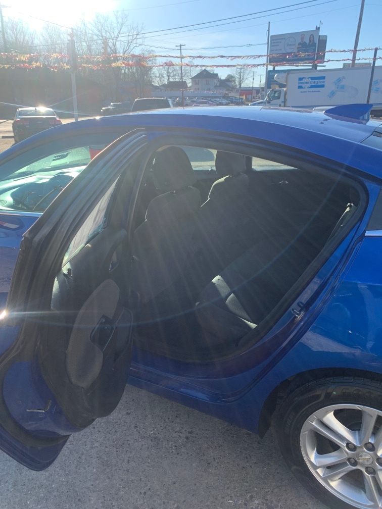 2017 Chevrolet Cruze LT - Photo 10