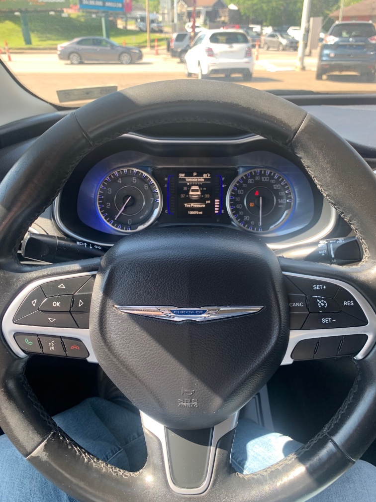 2015 Chrysler 200 Limited - Photo 5