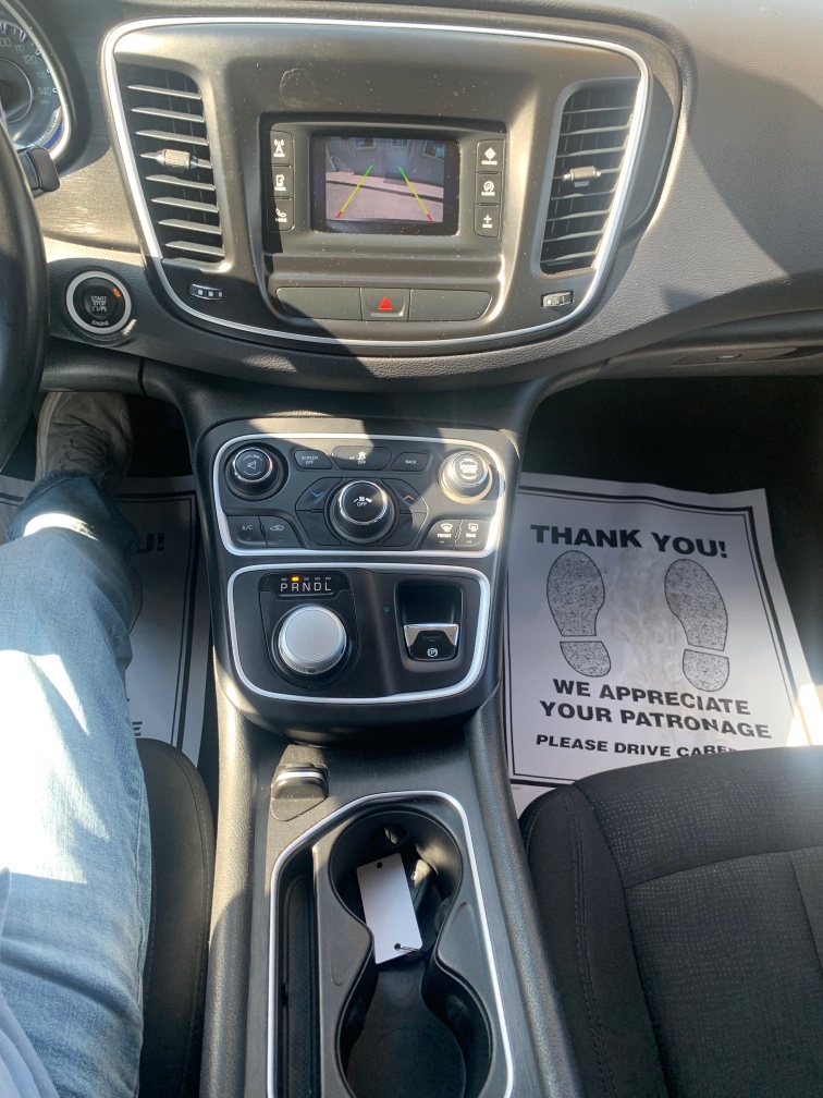 2015 Chrysler 200 Limited - Photo 6