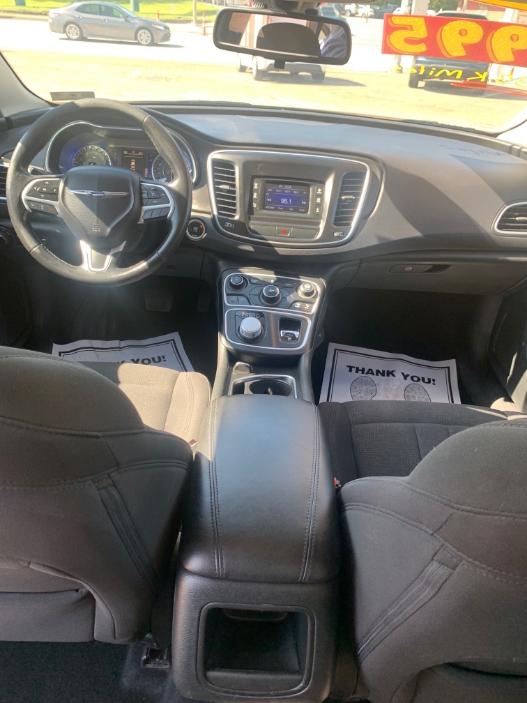 2015 Chrysler 200 Limited - Photo 8