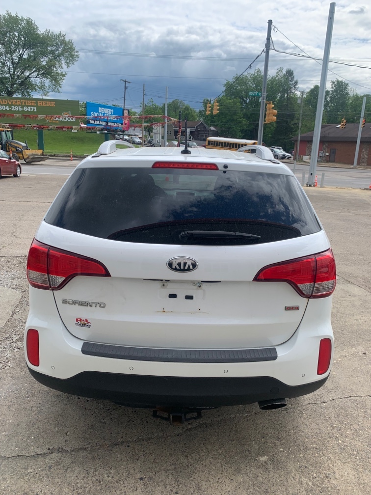 Additional photo of vehicle.