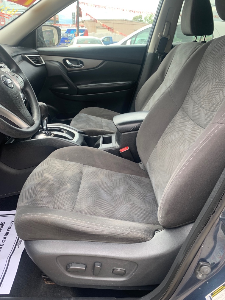 Additional photo of vehicle.