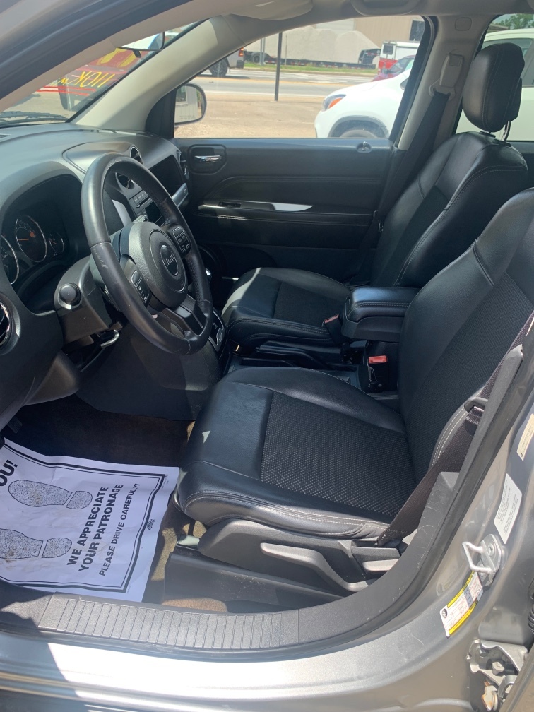Additional photo of vehicle.