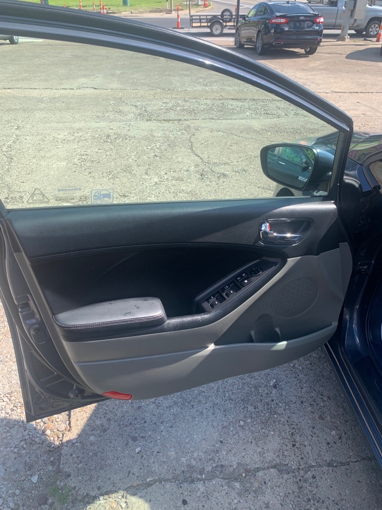 Additional photo of vehicle.