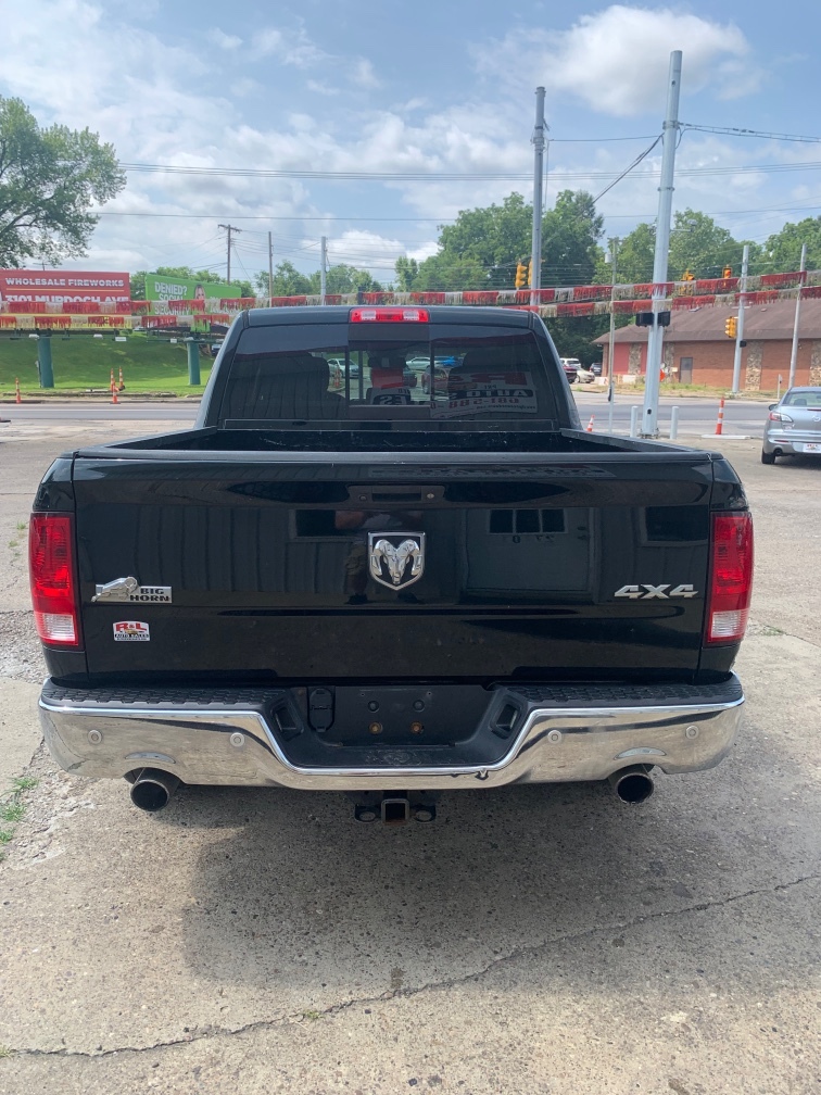 Additional photo of vehicle.