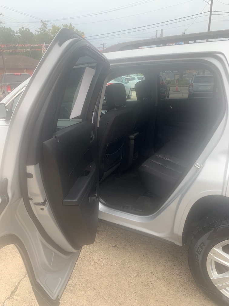 Additional photo of vehicle.