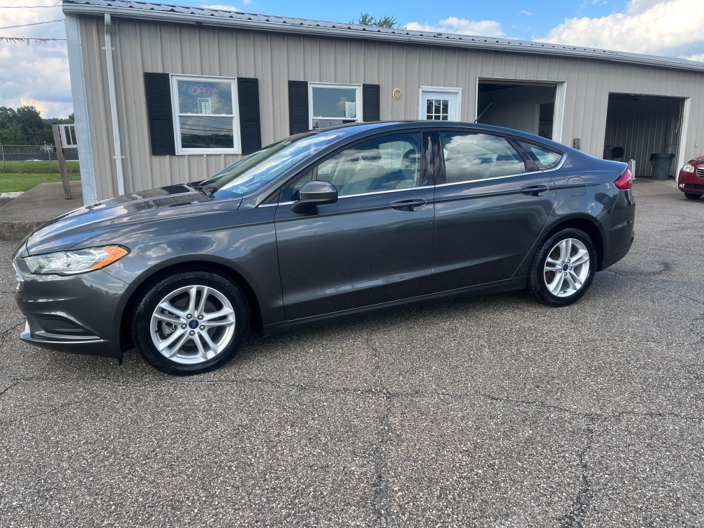 Additional photo of vehicle.