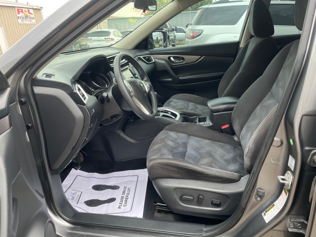 Additional photo of vehicle.