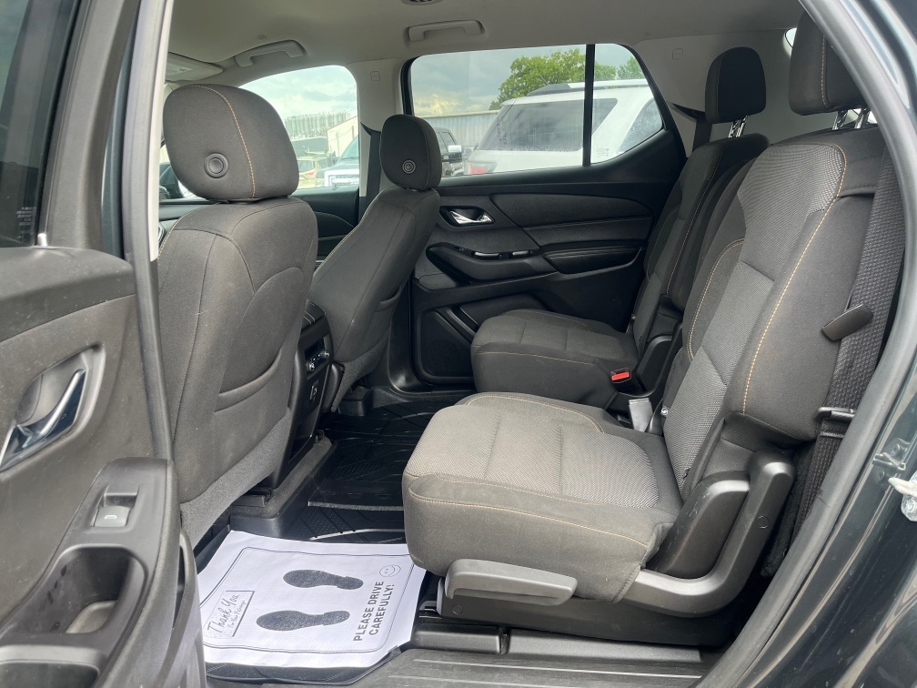 Additional photo of vehicle.
