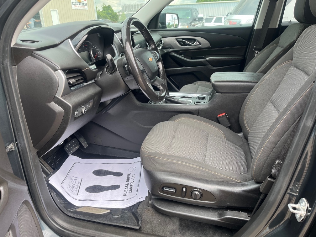 Additional photo of vehicle.