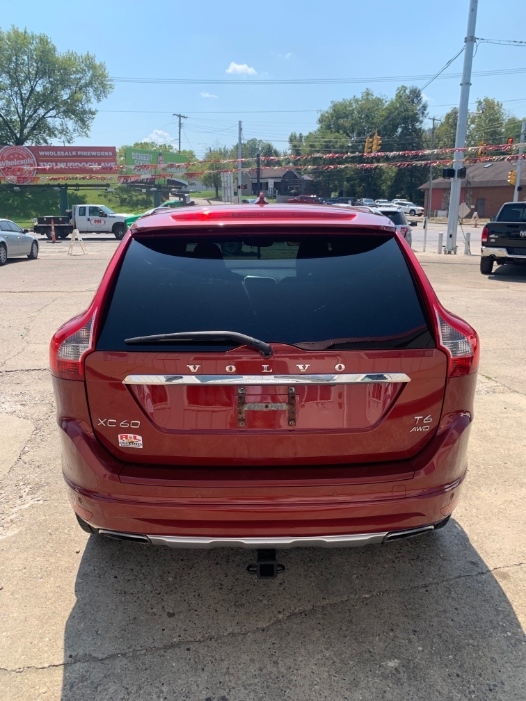 Additional photo of vehicle.