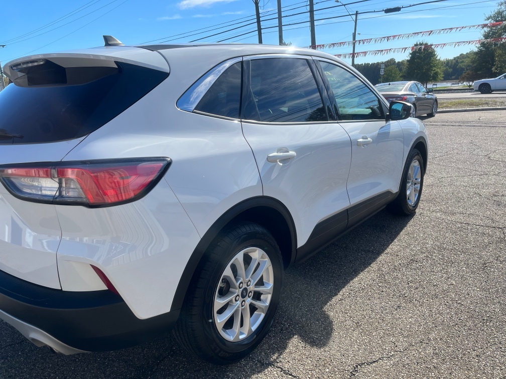 Additional photo of vehicle.
