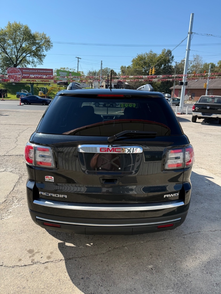 Additional photo of vehicle.