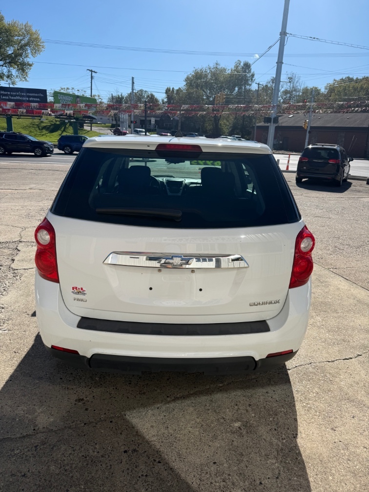 Additional photo of vehicle.