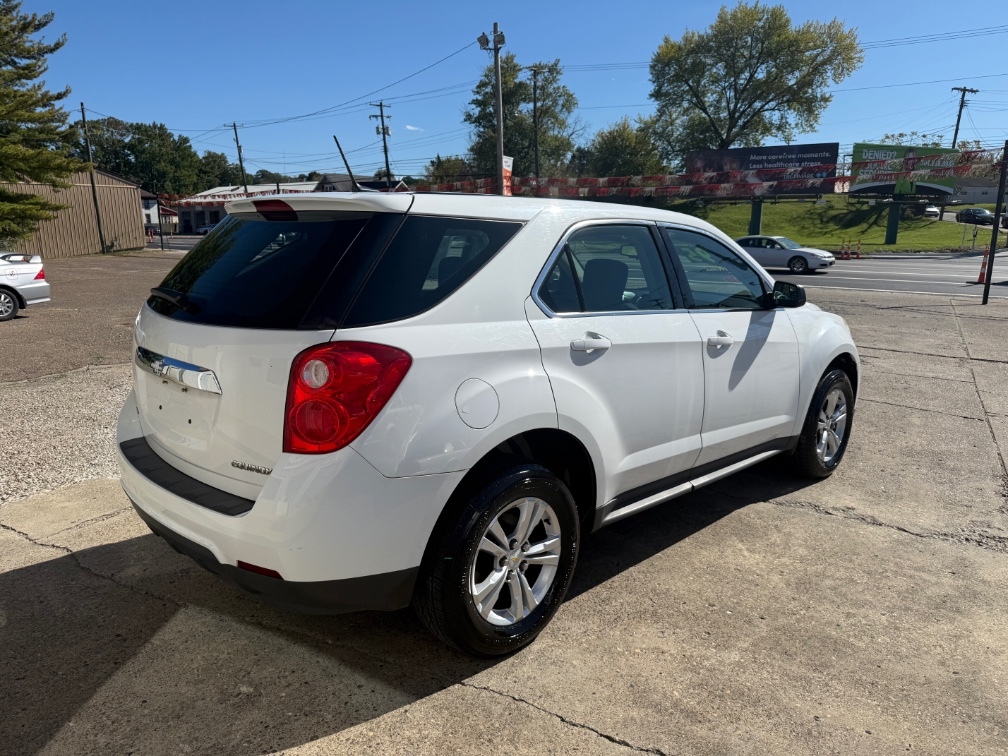 Additional photo of vehicle.
