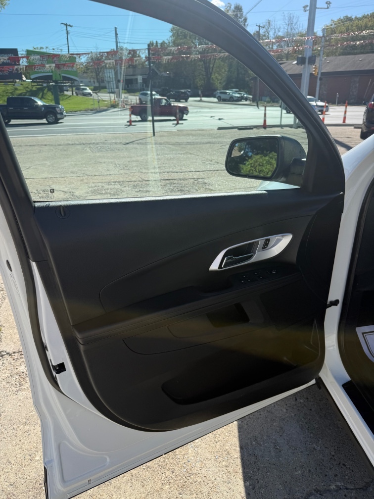 Additional photo of vehicle.