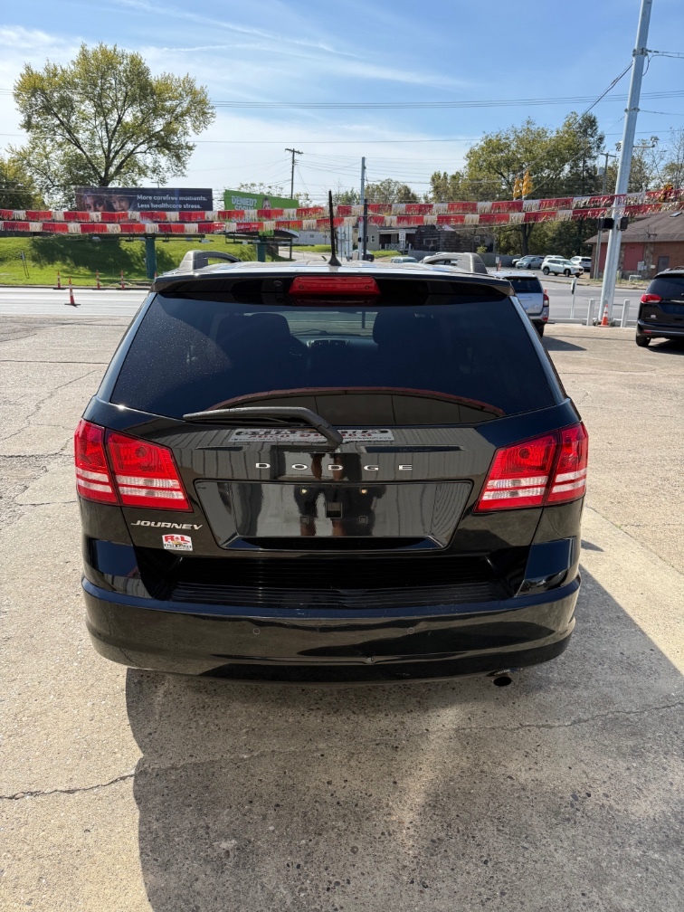 Additional photo of vehicle.