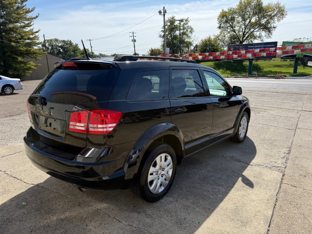 Additional photo of vehicle.
