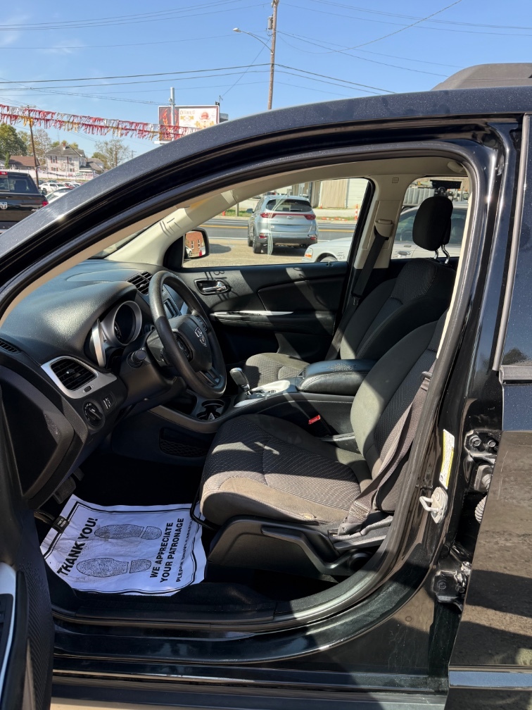 Additional photo of vehicle.