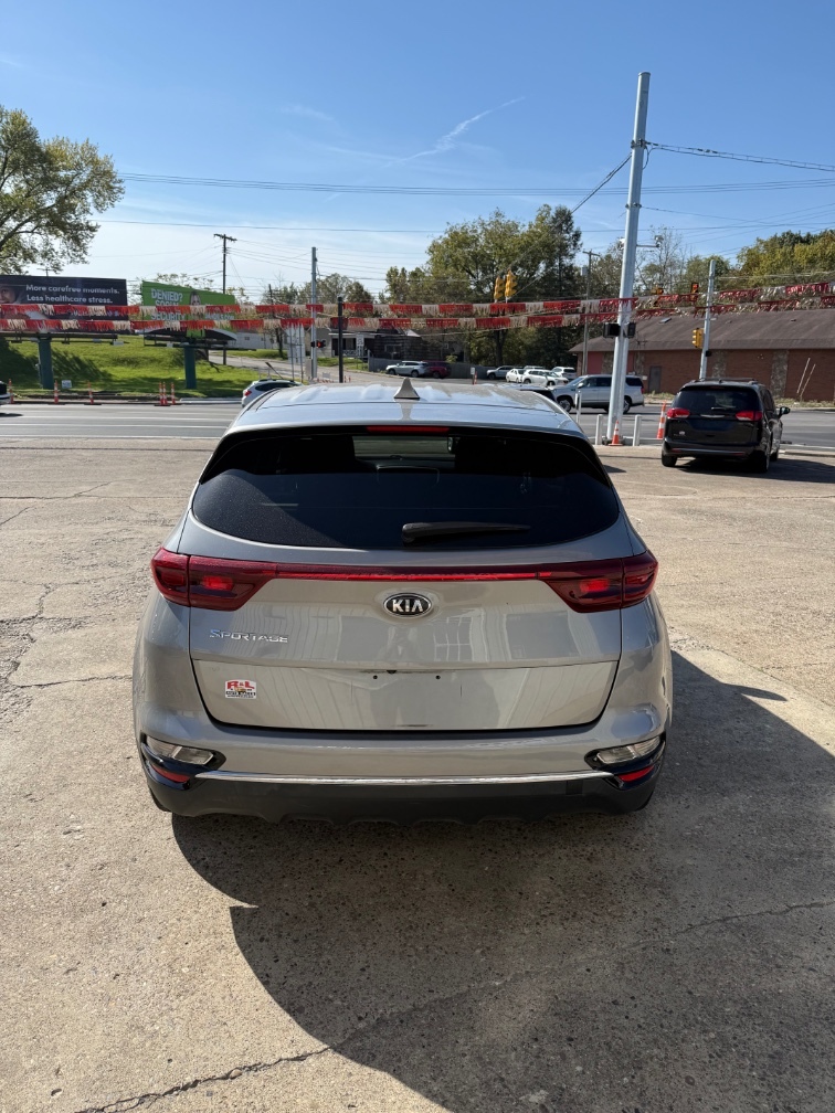 Additional photo of vehicle.