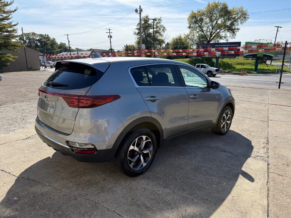 Additional photo of vehicle.