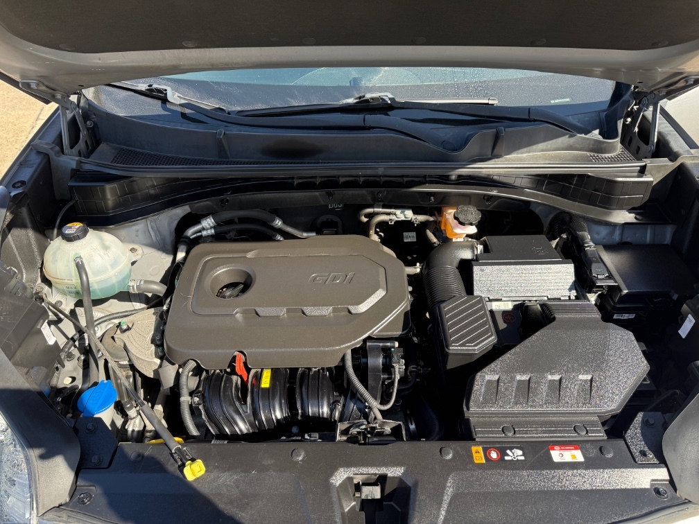 Additional photo of vehicle.