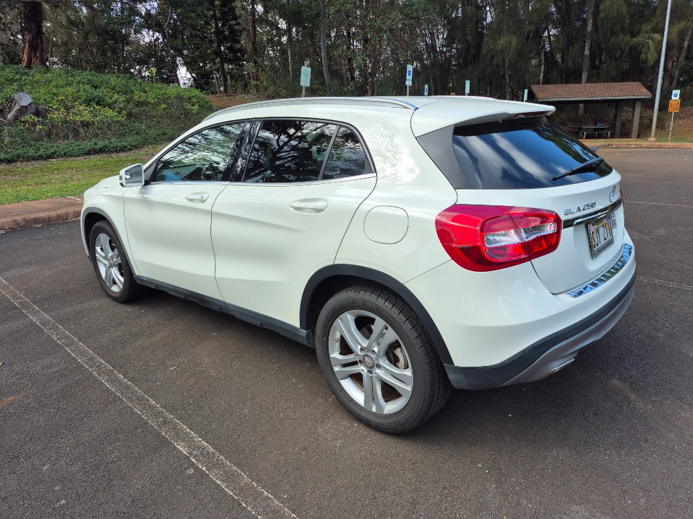 Additional photo of vehicle.