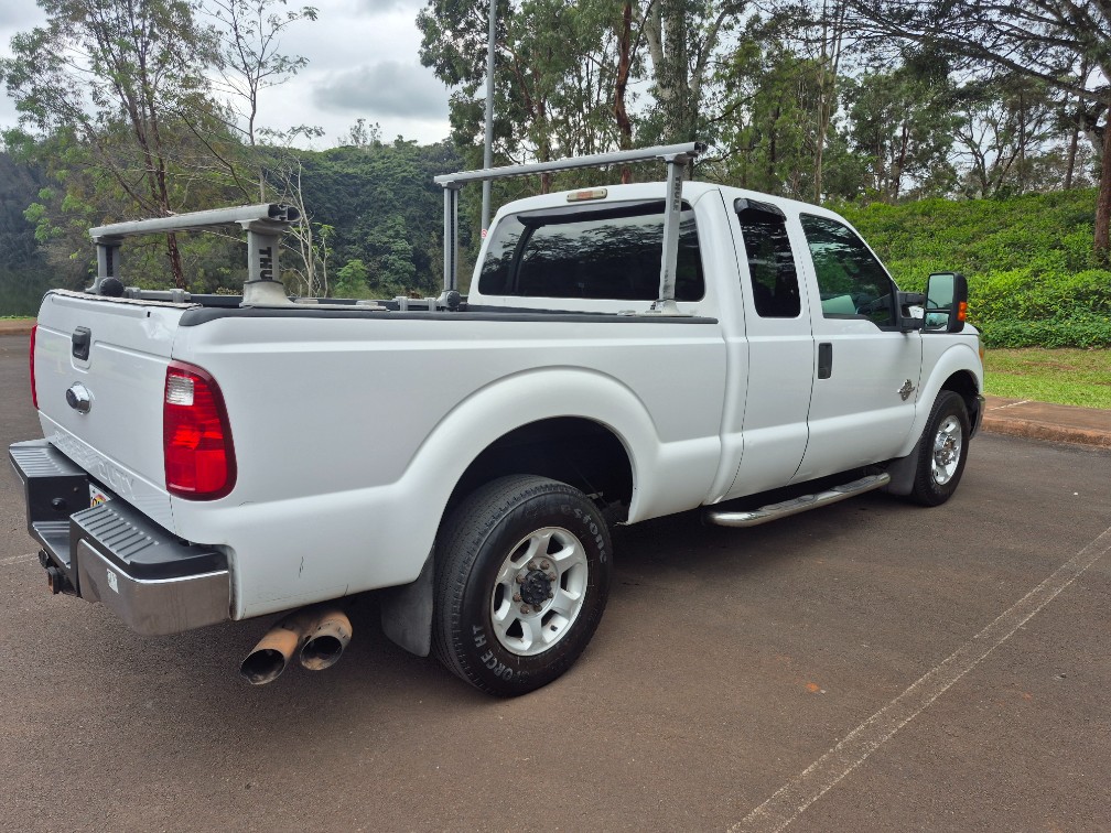 Additional photo of vehicle.