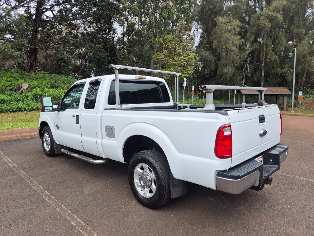 Additional photo of vehicle.